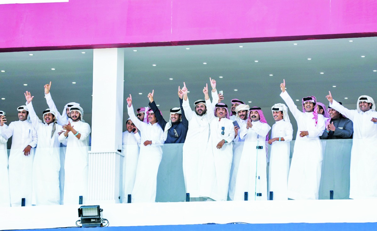 شوط الجمل تلاد "عدد 20" يشعل مهرجان قطر للإبل 2 20240215 1707944617 496