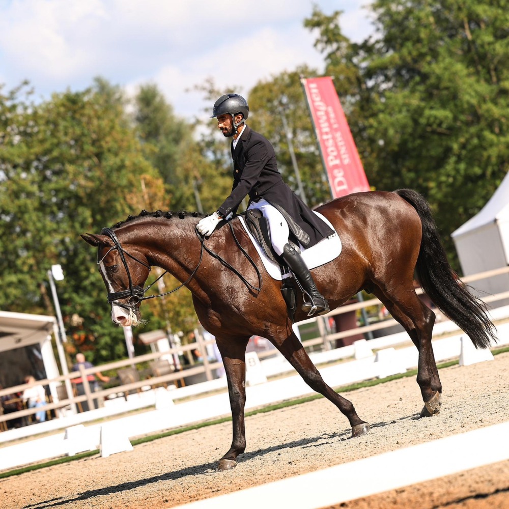  الفارس جاسم الكواري يحقق المركز الثاني على العالم في منافسات الترويض 2 20250131 1738337105 2290