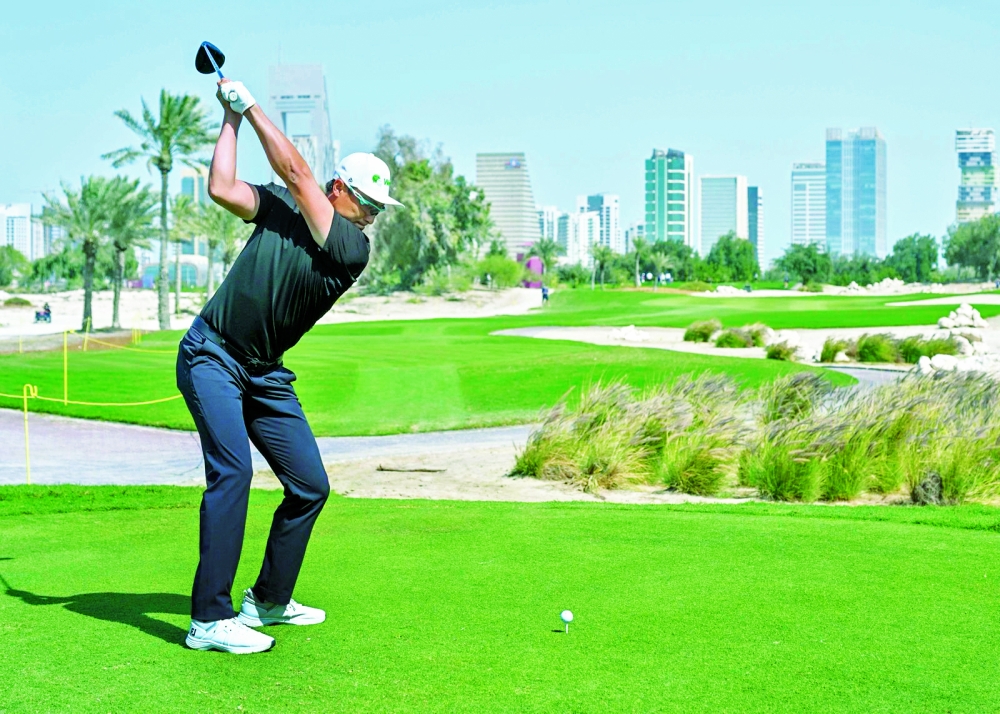  الصيني هاوتونج لي في صدارة قطر ماسترز للجولف 2 20250208 1739041104 417