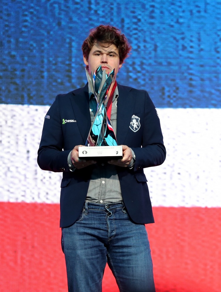  كأس العالم للشطرنج الخاطف "قطر 2025".. النرويجي كارلسن يتوج بلقب الرجال والكازاخية أساواباييفا بطلة السيدات 4 20251231 1767129609 22040