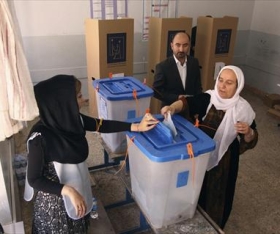 بالصور.. انطلاق عملية الاقتراع بالانتخابات البرلمانية العراقية