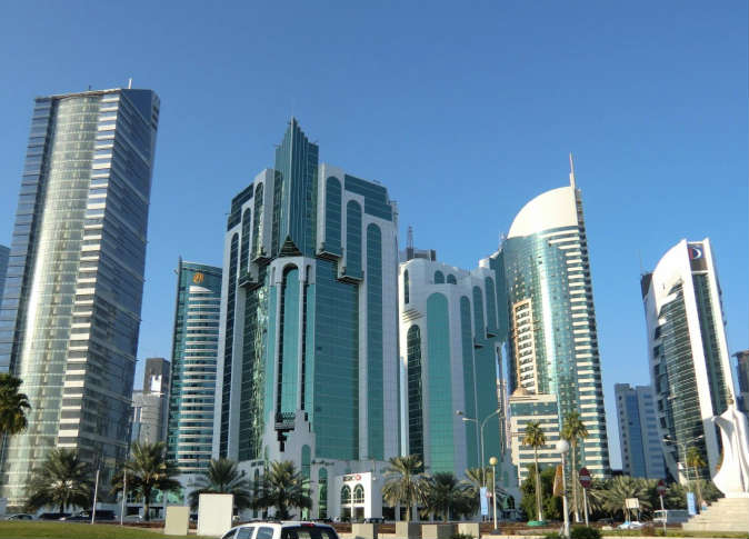 لا أجازة لرعاية ابنها المتوحد أو إخلاء طرف.. قصة معاناة موظفة قطرية مطلقة مع جهة خاصة 