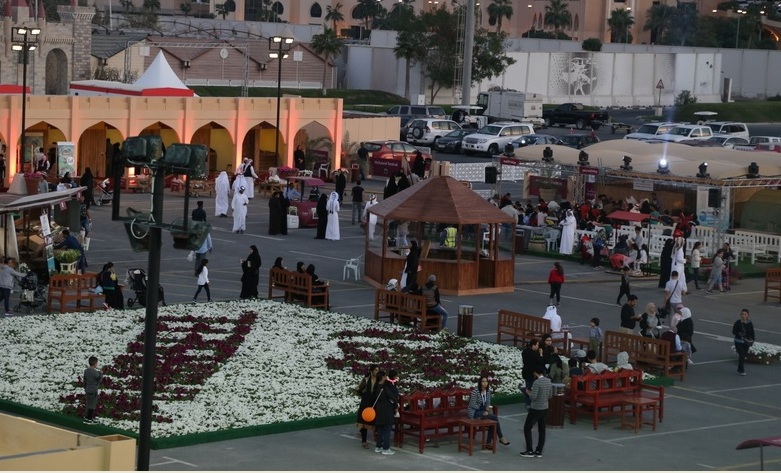                                         جانب من مهرجان محاصيل                                    