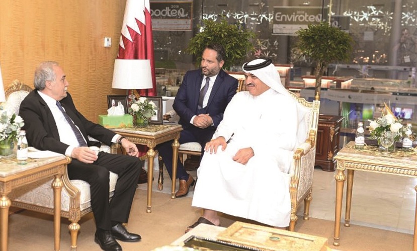 وزير البلدية خلال اجتماعه مع وزير الزراعة التركي