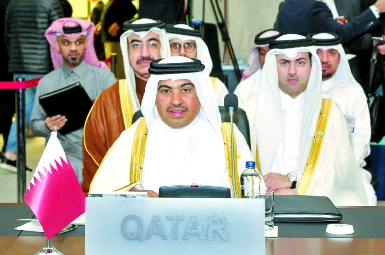                                         وزير التجارة خلال مشاركته في الاجتماع                                    