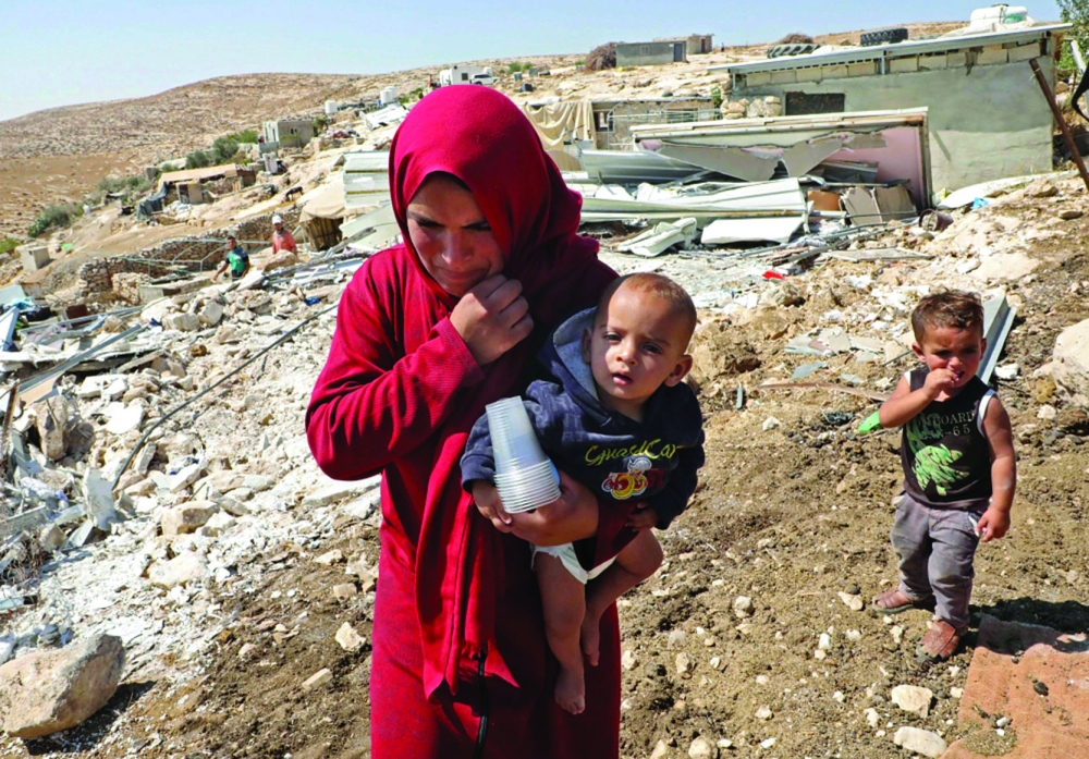 الاحتلال يجرف أراضي الفلسطينيين في الأغوار