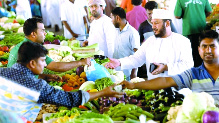 من أحد الأسواق العمانية