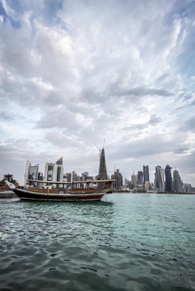 طقس رطب نسبيا الليلة على الساحل مع ضباب خفيف في البحر