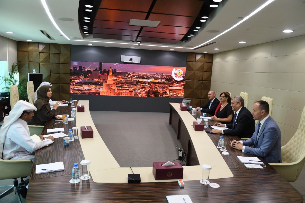 لولوة الخاطر تستعرض العلاقات مع نائبة وزير الخارجية التشيكية