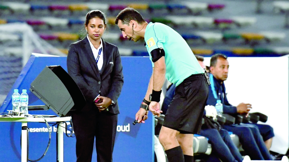 تقنية الـ VAR في التصفيات النهائية للمونديال