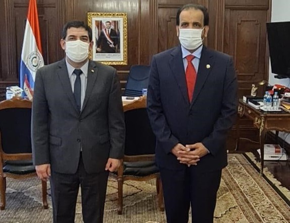 نائب رئيس جمهورية الباراغواي يستعرض علاقات التعاون مع القائم بالأعمال القطري