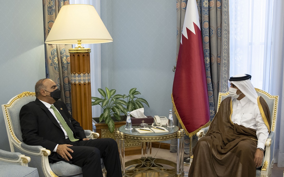 الشرق
