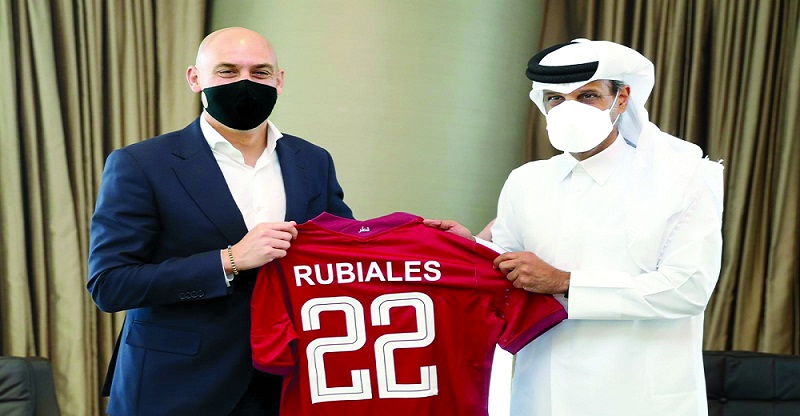 الشرق