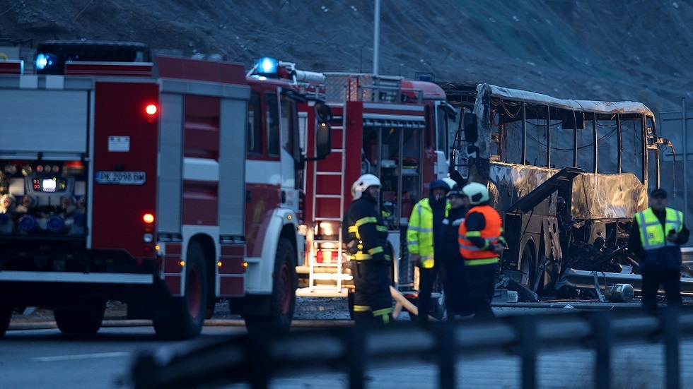 مصرع 45 شخصا بينهم 12 طفلا في حريق بحافلة في بلغاريا