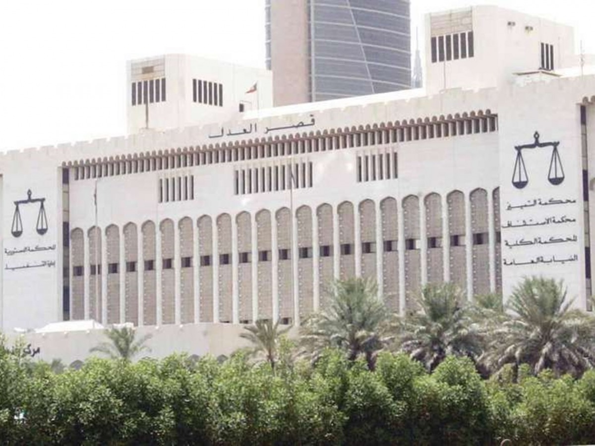 الكويت: الحبس والإبعاد لمقيمين زورا شهادة التطعيم.. وتأجيل استئناف قاتل فرح 