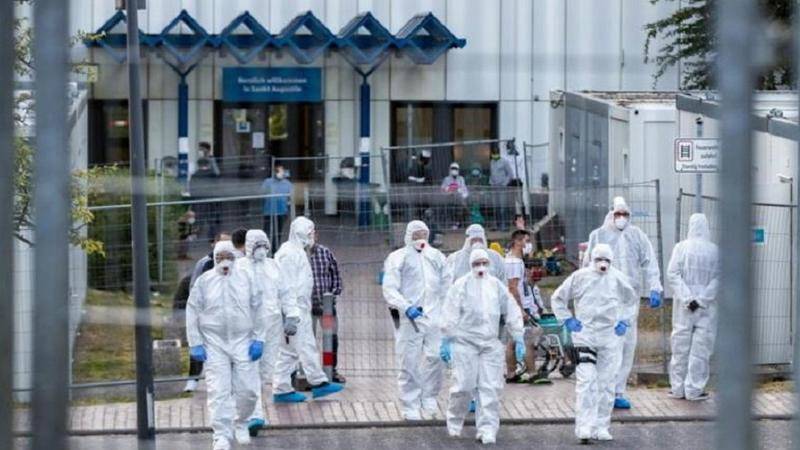 ألمانيا تكسر حاجز 100 ألف وفاة .. وعواصم أوروبية تعيد قيود كورونا 