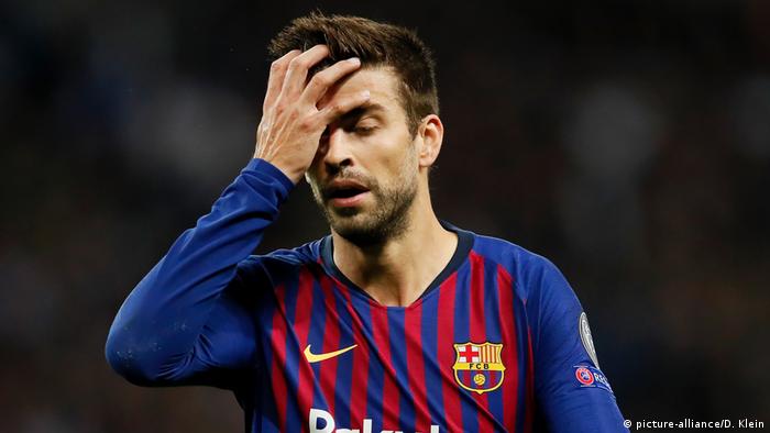 بصورة "حسابه البنكي".. هكذا ردّ "بيكيه" على ادعاء "اللاعب الأعلى أجرًا" في برشلونة