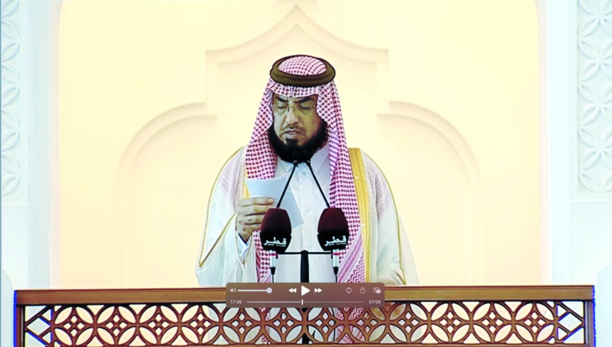 د. محمد حسن المريخي خلال خطبة الجمعة: عمى القلب قد لا يشعر به المبتلى