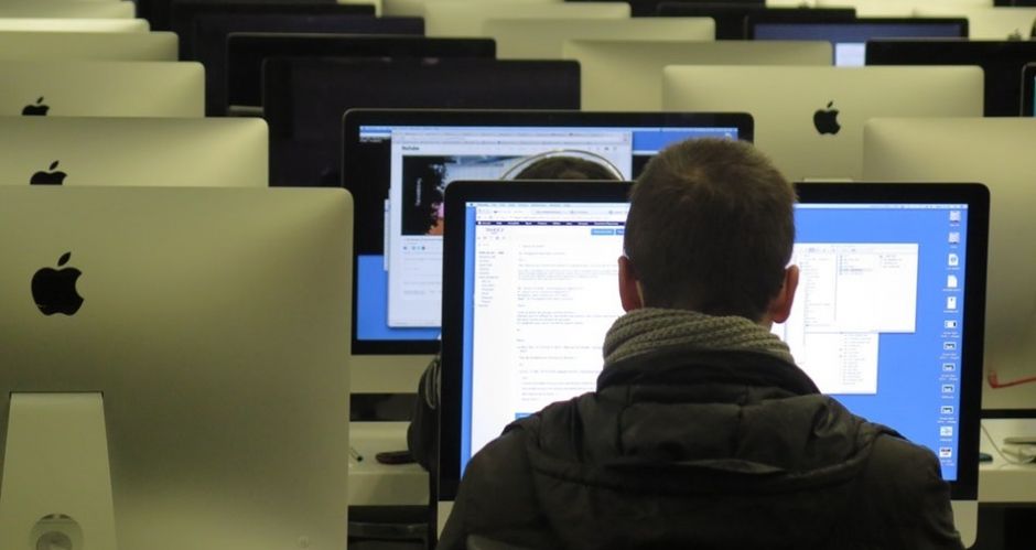 يقولها أكثر الموظفين.. 15 عبارة قد تهدد مستقبل وظيفتك