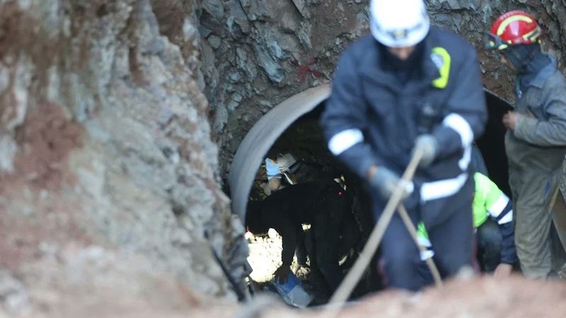 فيديو| ماذا يحدث داخل النفق؟.. طبيب مغربي يوضح الحالة الصحية للطفل ريان وأفضل طريقة لإخراجه