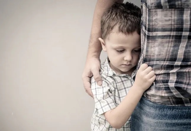 بعد أنباء عن سقوط طفل من أسوار أحد المولات.. أين مسؤولية الأهل؟