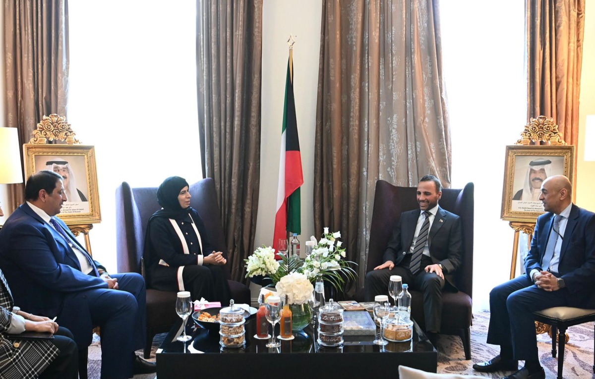 رئيس مجلس الأمة الكويتي يجتمع مع مساعد وزير الخارجية