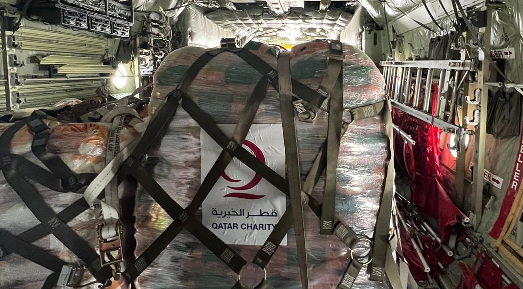 وصول أول طائرة قطرية تحمل مساعدات إلى أفغانستان ضمن حملة إغاثية بسبب الزلزال