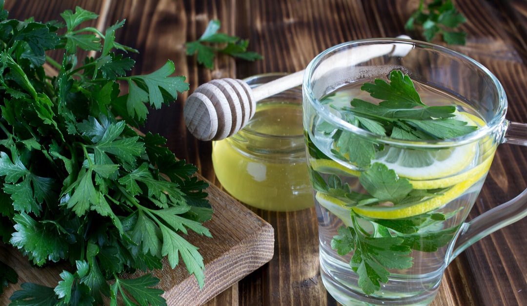 هل يعالج مغلي البقدونس حصوات الكلى؟.. مجلس الصحة الخليجي يُجيب