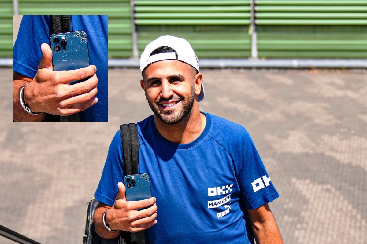 رياض محرز يرد بسخرية: أنتظر تجديد عقدي مع "مان سيتي" لإصلاح هاتفي المكسور
