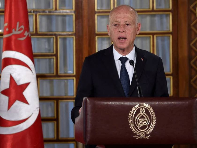 الرئيس التونسي: أول قرار بعد الاستفتاء على الدستور سيكون وضع "قانون انتخابي"