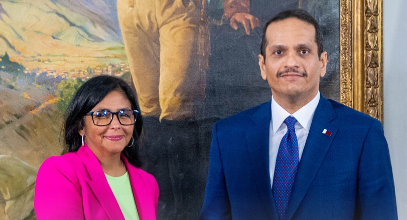 نائب رئيس الوزراء وزير الخارجية يجتمع مع نائبة رئيس فنزويلا