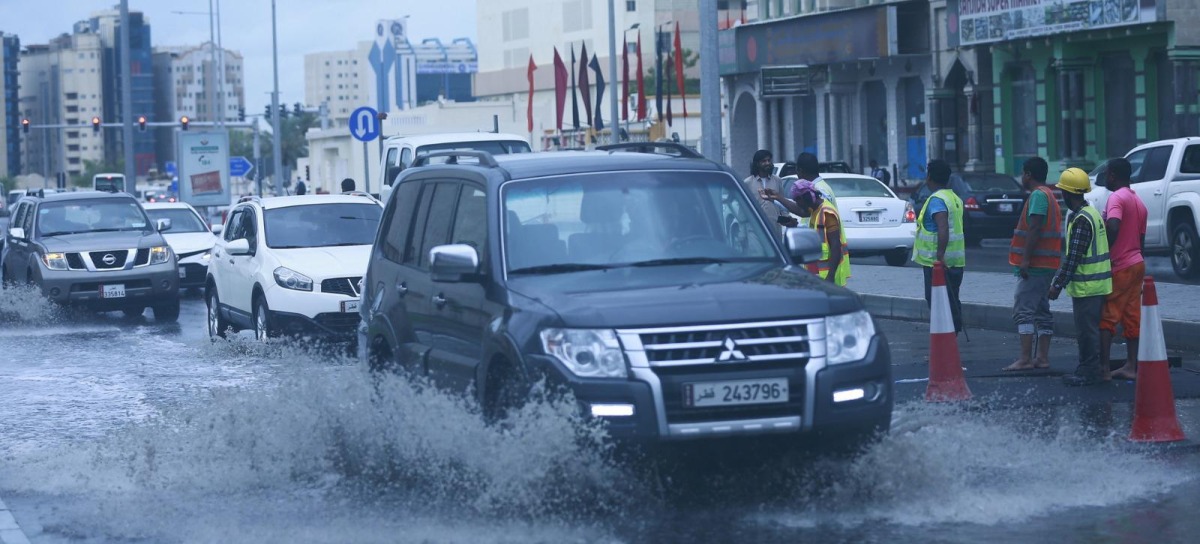 الداخلية تنصح بـ 6 إرشادات لقيادة السيارات بأمان في الأمطار