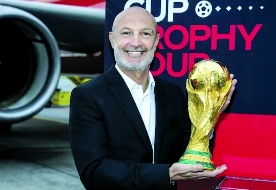 النجم الفرنسي فرانك لوبوف بطل العالم مع منتخب فرنسا عام 1998..