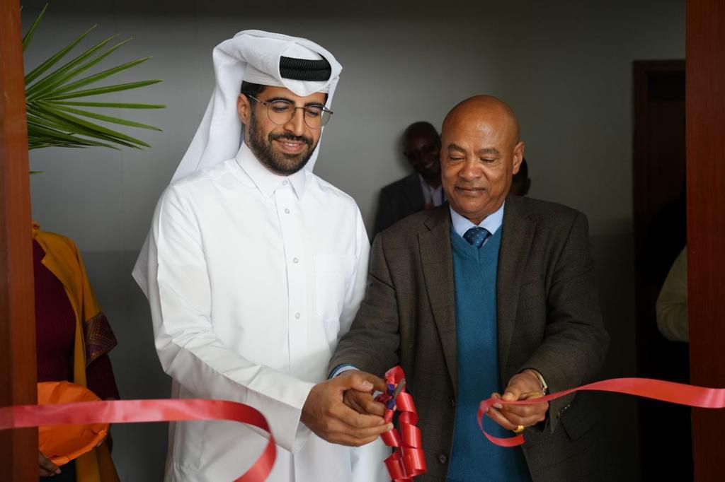 السيد إبراهيم بن سلطان الهاشمي  أثناء الافتتاح