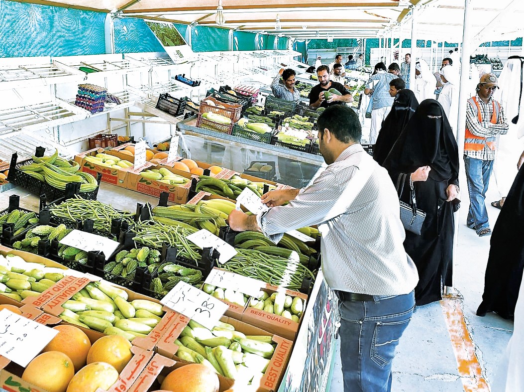 عودة قوية لساحات المنتج المحلي وإقبال من المتسوقين