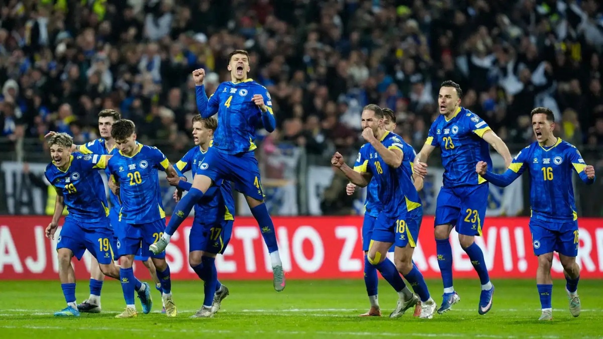 مفاجأة من العيار الثقيل.. منتخب البوسنة والهرسك يتأهل للمونديال على حساب إيطاليا