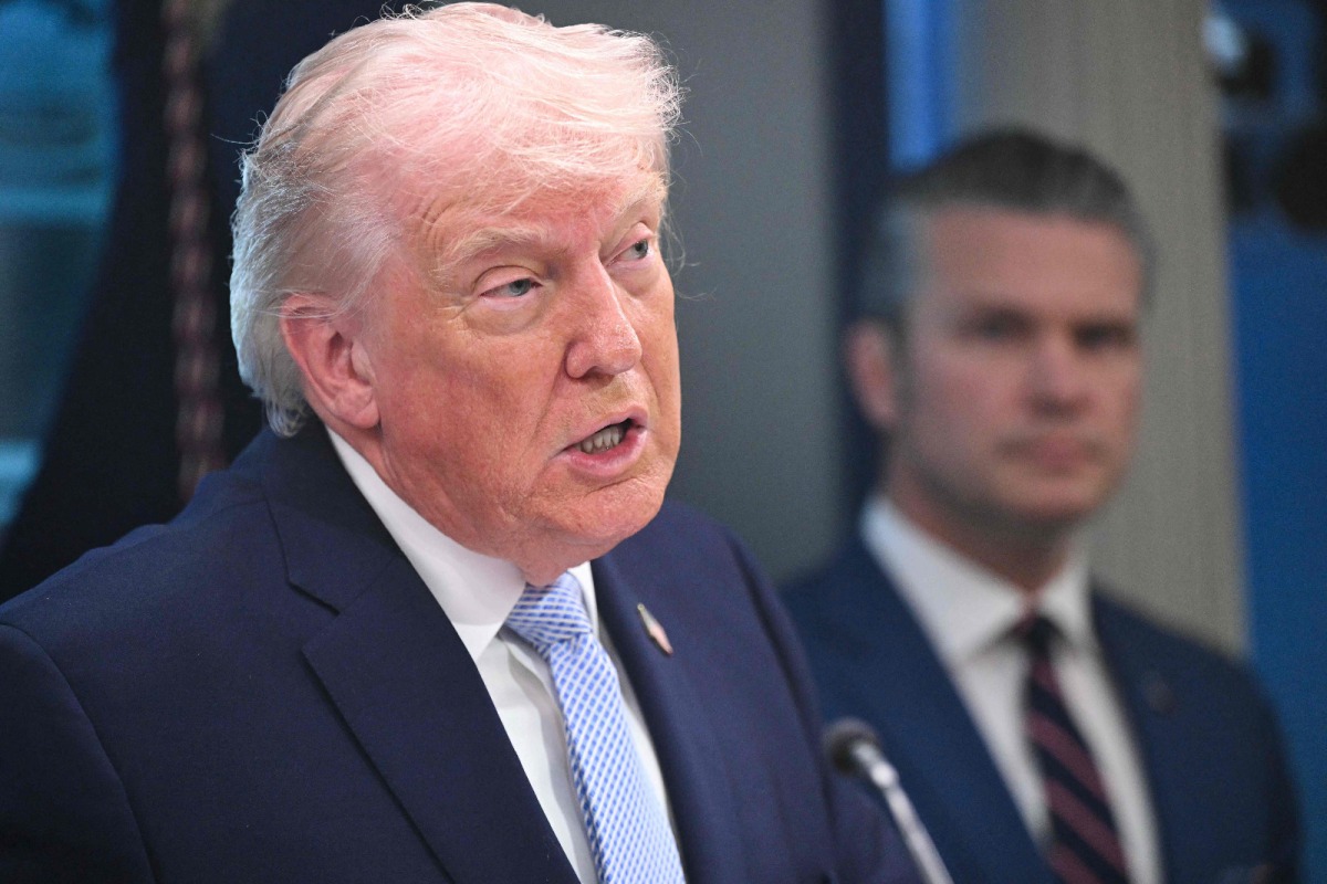 ترامب يكشف تفاصيل جديدة عن إنقاذ الجنديين الأمريكيين في إيران.. من سرب معلومة الطيار؟