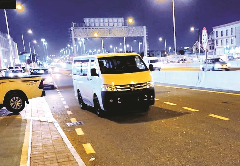 الحبس والغرامة.. تعرف على مخالفة القيادة ليلاً بدون تشغيل مصابيح المركبة&nbsp;