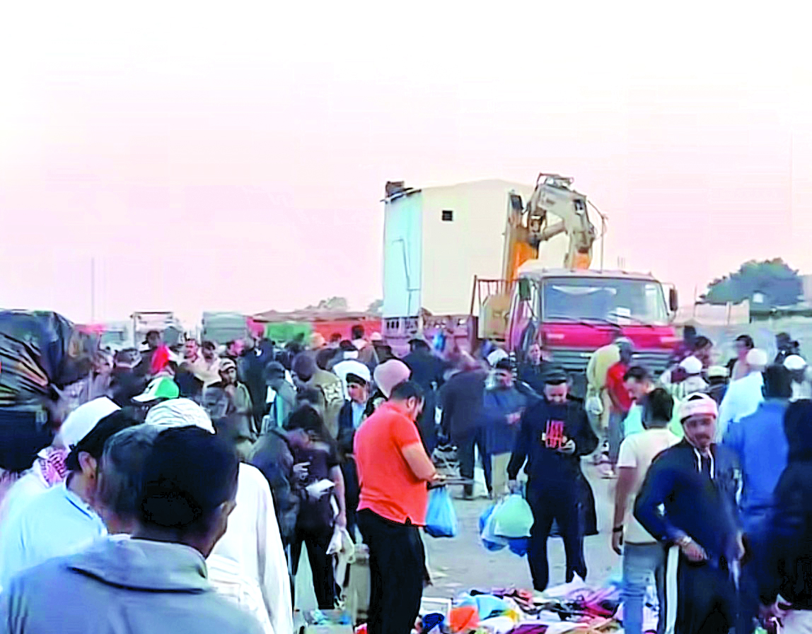 أسواق عشوائية في المنطقة الصناعية