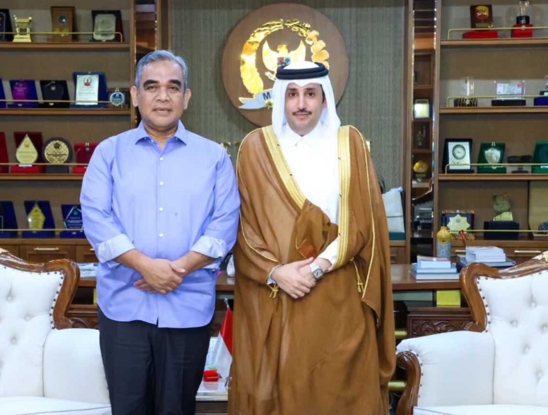 رئيس المجلس الاستشاري الشعبي الإندونيسي يجتمع مع سفير دولة قطر