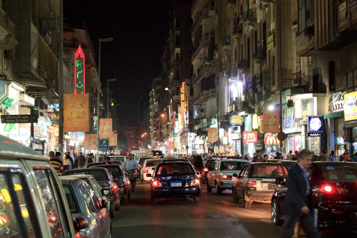 مصر: إيقاف العمل بقرار غلق المحال التجارية الساعة 11 مساءً