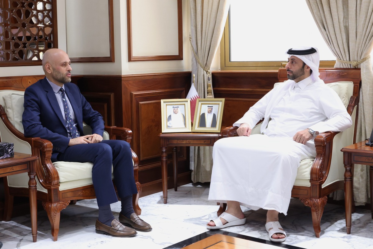 وزير البلدية يجتمع مع القائم بالأعمال بالإنابة في سفارة الولايات المتحدة الأمريكية