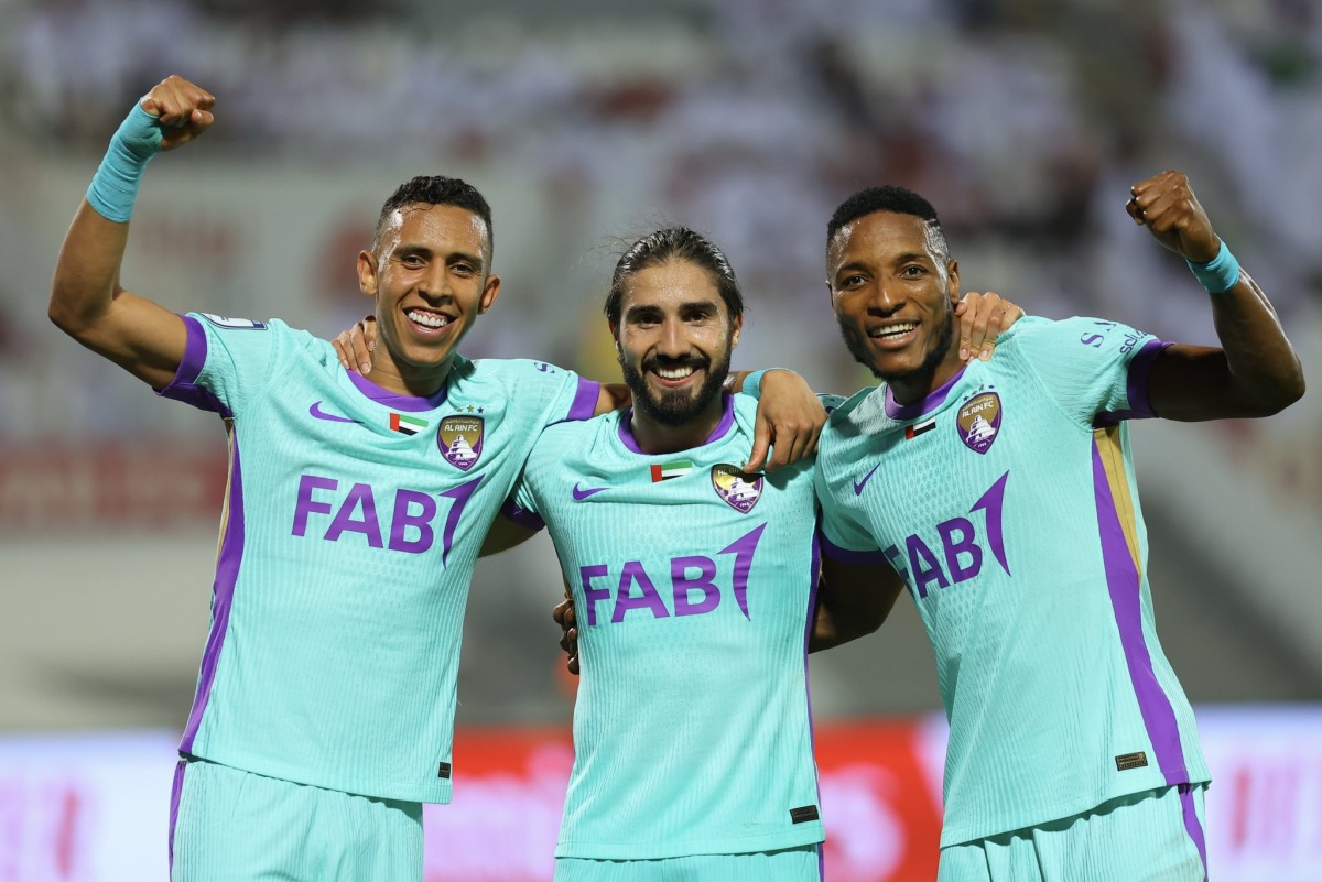 تُوِّج العين بلقب الدوري الإماراتي لكرة القدم للمرة الخامسة عشرة في تاريخه