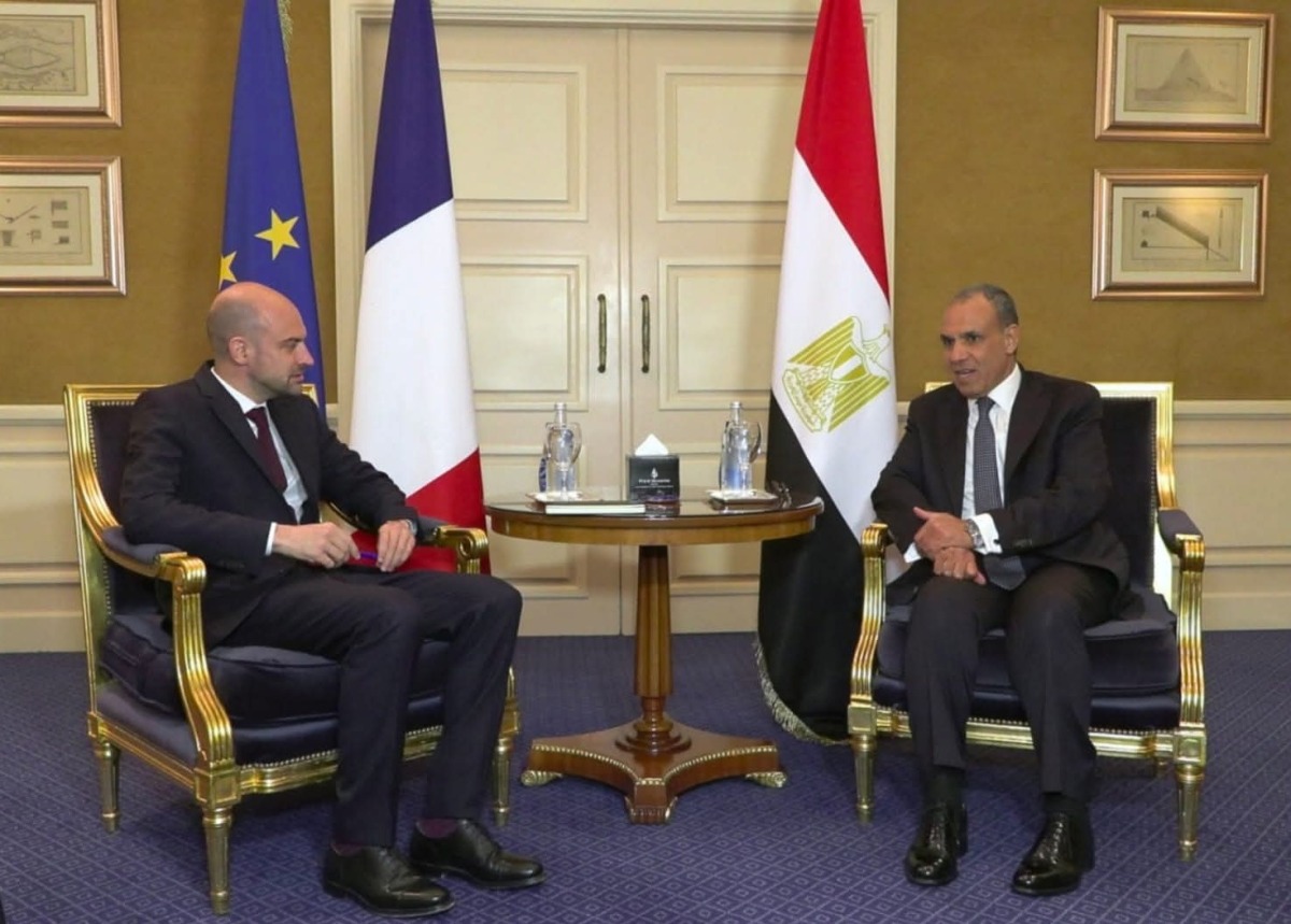 &nbsp;وزير الخارجية المصري يبحث مع نظيره الفرنسي سبل خفض التصعيد بالمنطقة