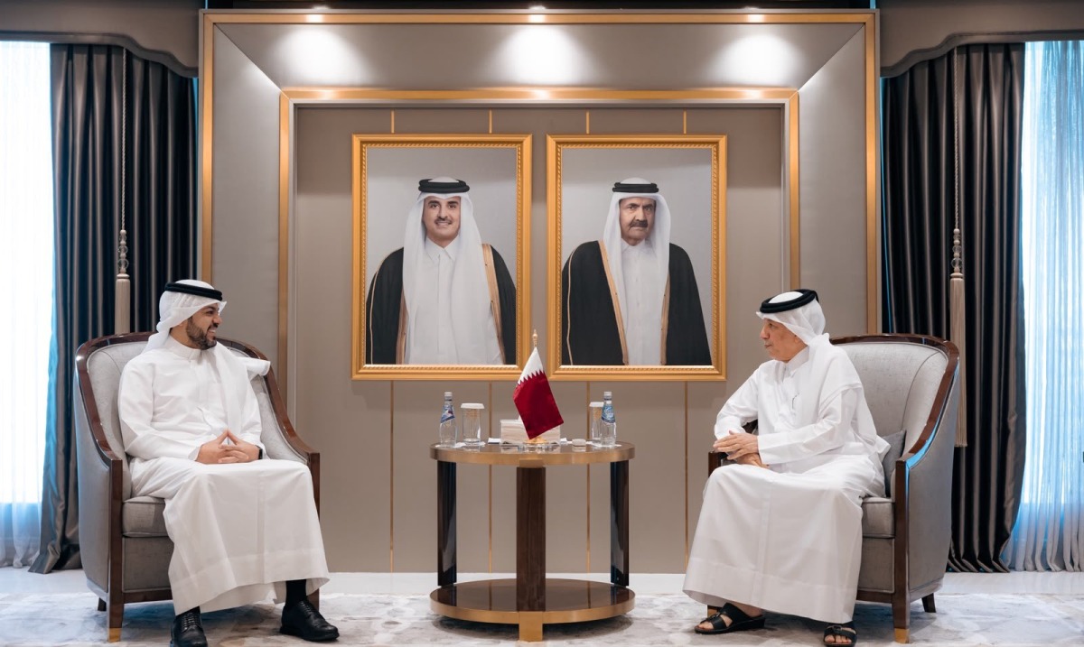وزير الدولة للشؤون الخارجية يجتمع مع السفير الكويتي