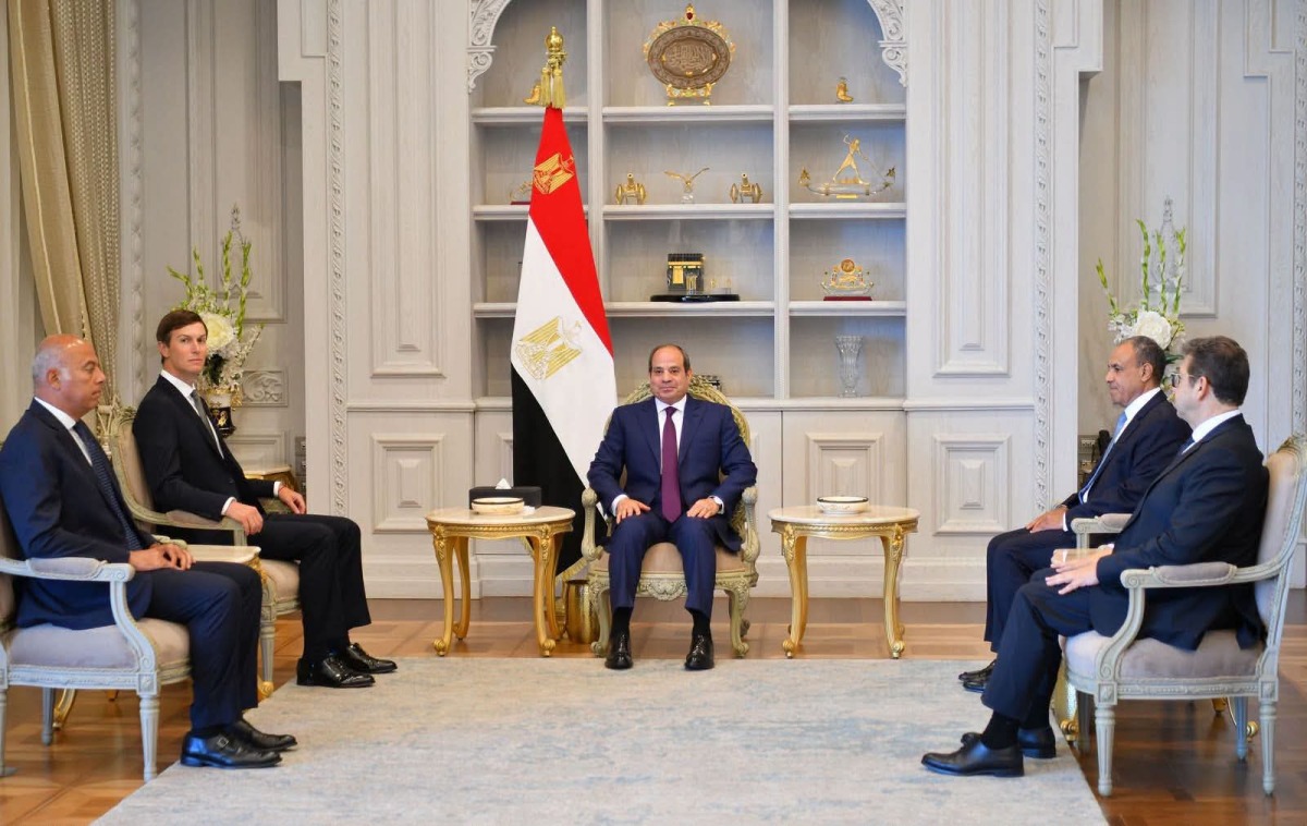الرئيس المصري ومبعوث الرئيس الأمريكي يبحثان مستجدات الأوضاع بالمنطقة والقضية الفلسطينية