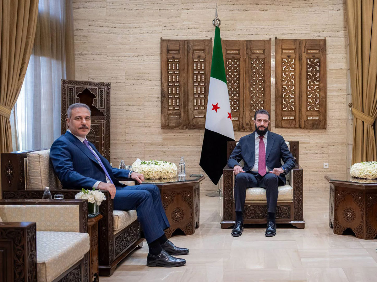  الرئيس السوري يستعرض مع وزير الخارجية التركي المستجدات الإقليمية