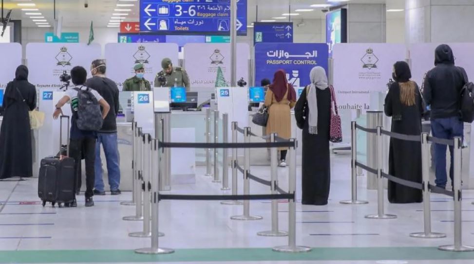 السعودية تتيح استقدام أقارب المقيمين للعمل ضمن العمالة المنزلية