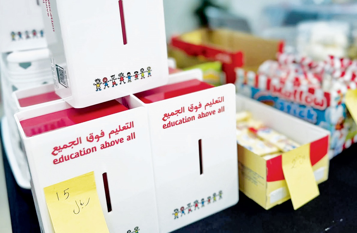 مدرسة آمنة بنت وهب تعزز قيم العطاء والعمل الإنساني